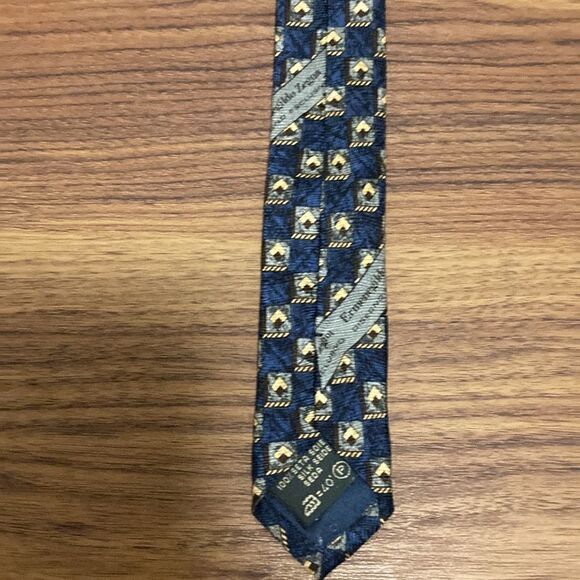 Ermenegildo Zegna Silk Necktie in Navy Blue/Black Gold Exclusive Pattern. - Picture 3 of 8